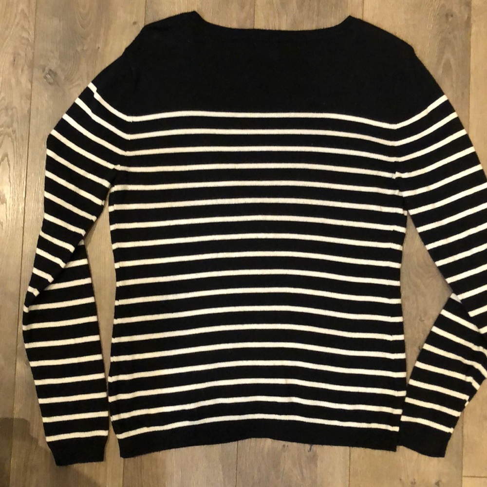 Banana Republic black and white striped cardigan - Picture 6 of 6
